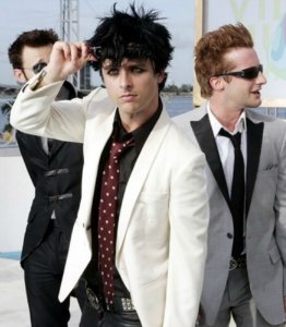Green Day выпустят три альбома один за одним Green Day выпустят три альбома один за одним
